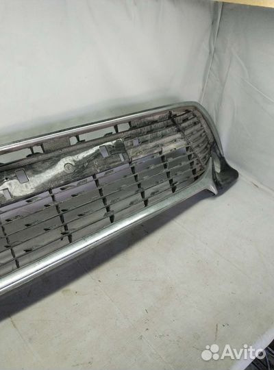 Решетка переднего бампера toyota camry xv50