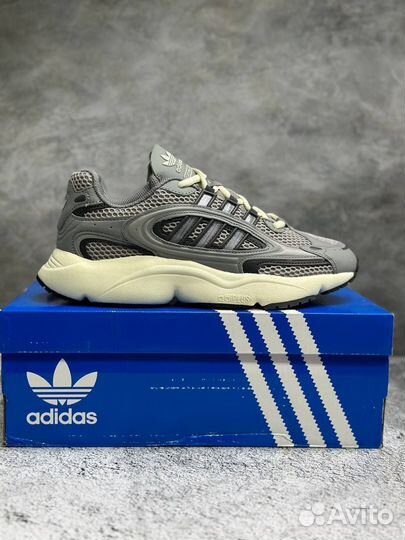 Кроссовки adidas Wmns Ozmillen