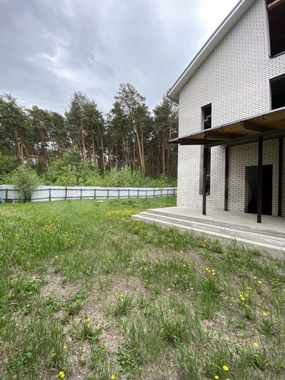 Коттедж 445 м² на участке 10 сот.