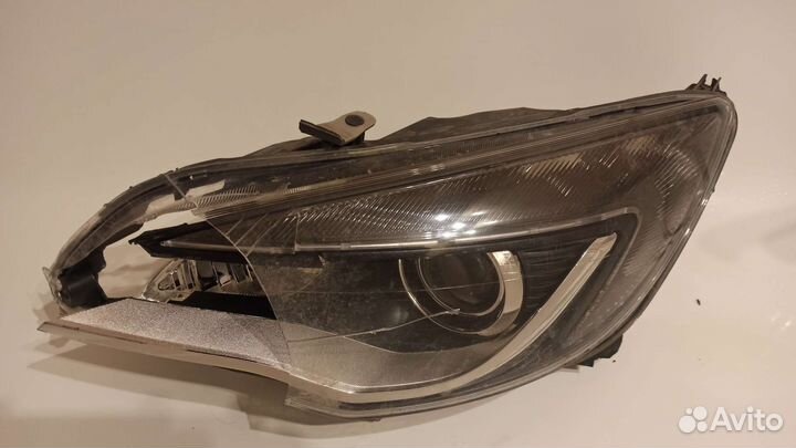Фара левая адаптивный ксенон