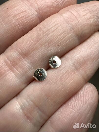 Серьги пусеты с лунным камнем