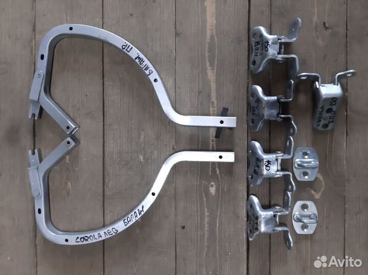 Toyota Corolla E150 06-13г Петля