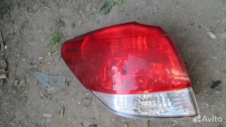Фонарь задний левый Subaru Legacy Outback