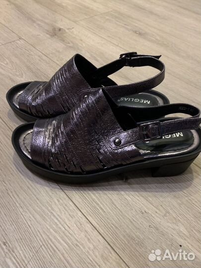 Босоножки женские