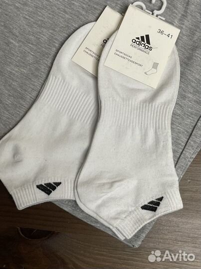 Носки, бейсболки кепки и футболки Adidas