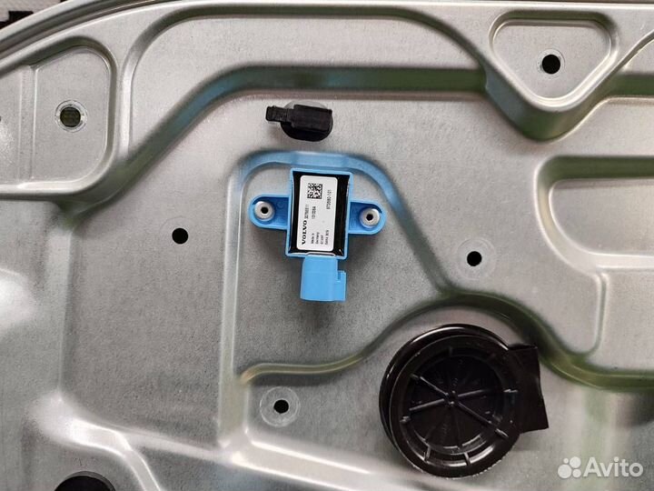 Стеклоподъемник передний правый в сборе Volvo C30