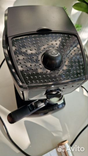 Кофеварка рожковая delonghi EC145