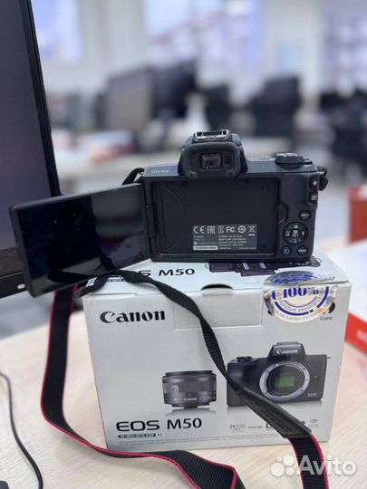 Canon EOS M50