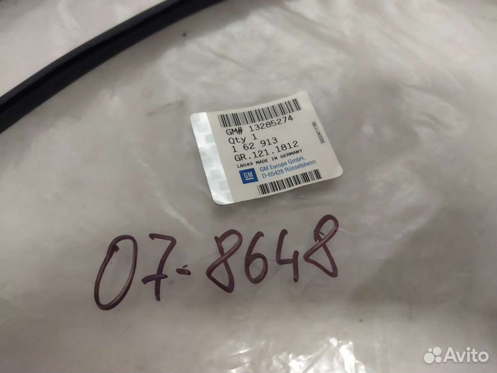 Уплотнитель стекла двери GM Corsa D 2006