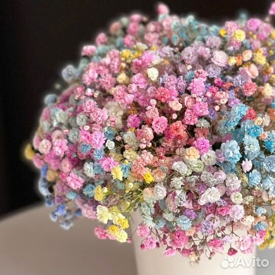 Яркий презент - стаканчик комплимент из гипсофилы