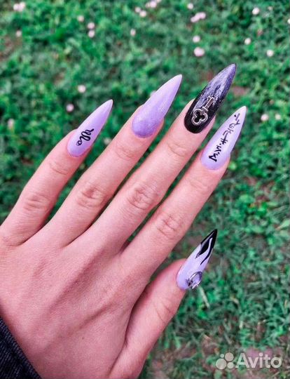 Модель на маникюр