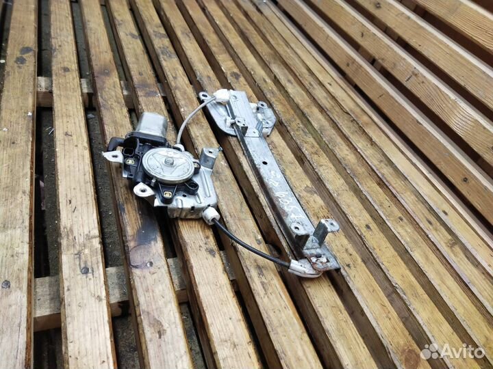 Стеклоподъемник задний правый Nissan Teana J31