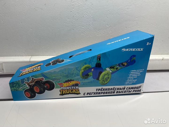 Самокат трехколесный новый хотвилс, бетмен