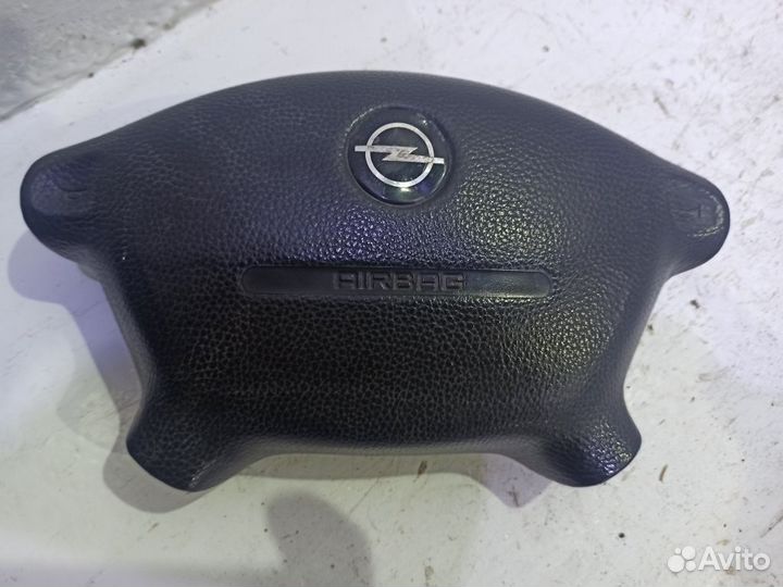 Подушка безопасности в руль