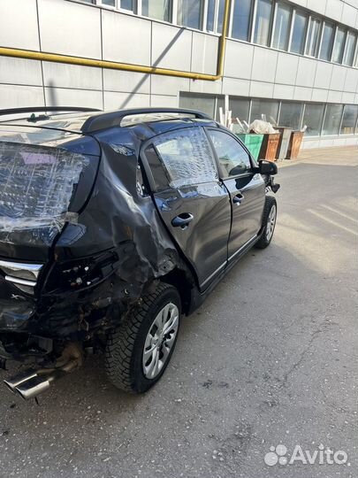 Kia Rio X-Line 1.4 МТ, 2018, битый, 47 795 км