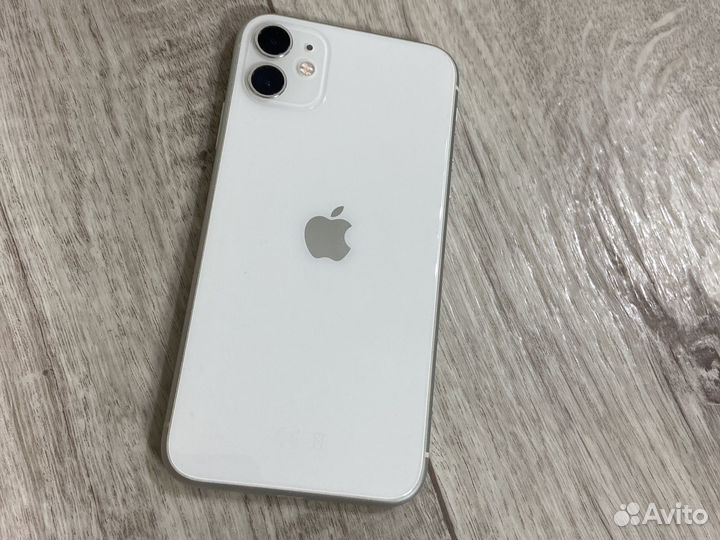 Телефон iPhone 11