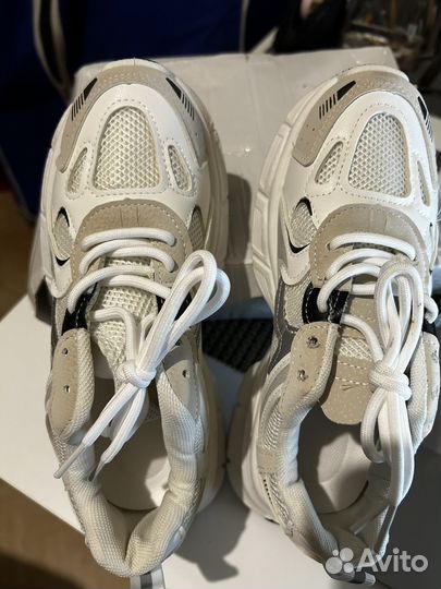 Кроссовки женские 37 размер