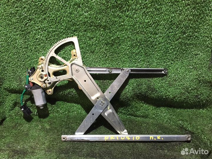 Стеклоподъемник передний правый Toyota Prius XW10