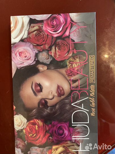 Huda beauty палетка