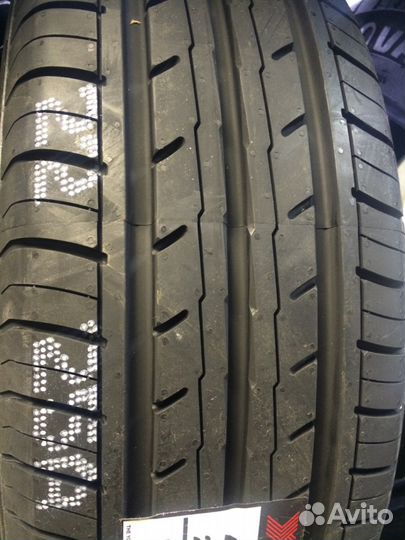 Yokohama Bluearth ES32 215/60 R16