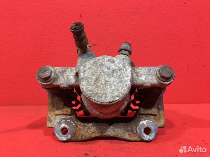 Суппорт задний правый Toyota Corolla Verso хетчбэк