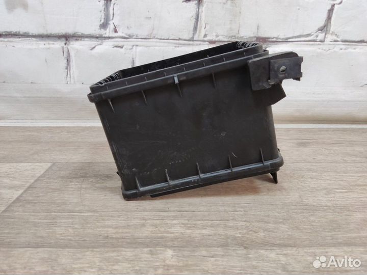 Корпус блока предохранителей volvo C70 1997-2002