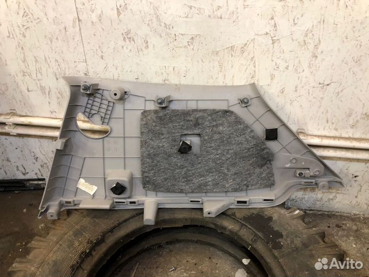 Обшивка салона Kia Sportage 3 левая верхняя