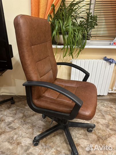 Кресло офисное