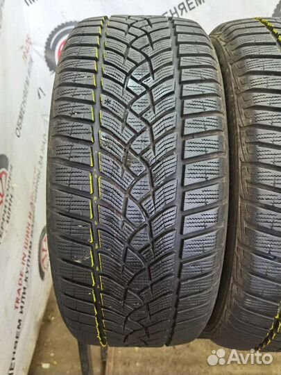 Goodyear UltraGrip 8 Performance 225/45 R17 94V