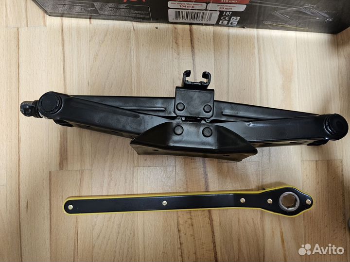 Домкрат механический