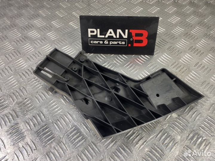 Крепление бампера переднее правое Volvo S60 V60 II