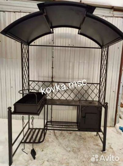 Мангал с крышей