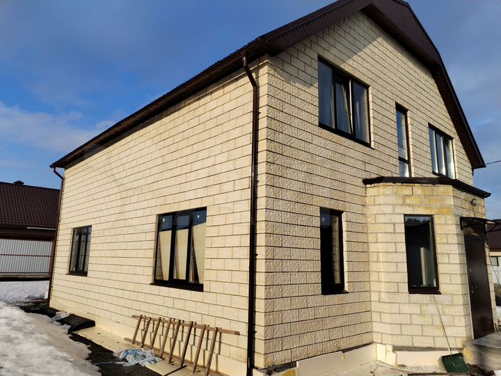 Коттедж 191,7 м² на участке 9,5 сот.