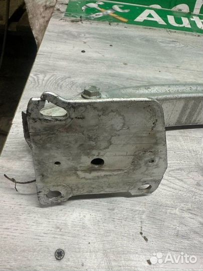 Усилитель бампера задний Renault Scenic 2 1.6