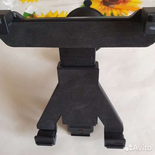 Крепление для планшета в авто