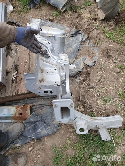 Лонжерон Пежо 4007