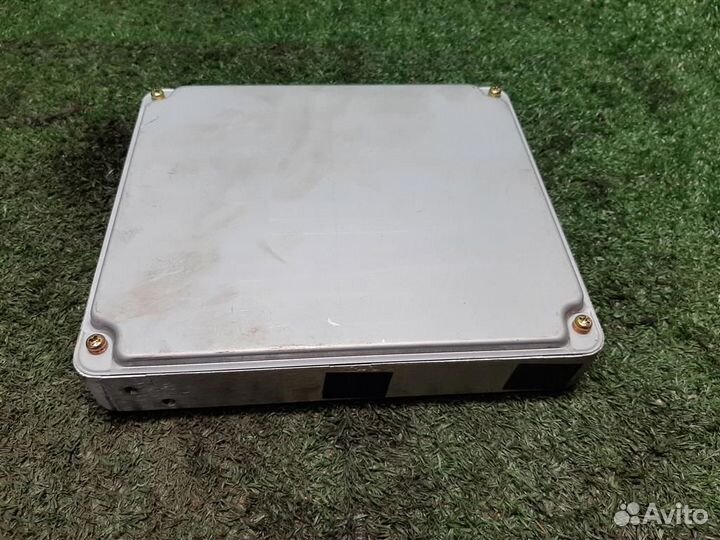 Блок управления двс Lexus RX300 (MCU35) 2004