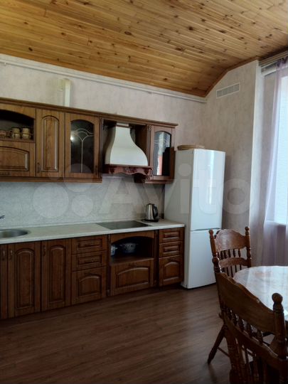 2-к. квартира, 100 м², 3/3 эт.