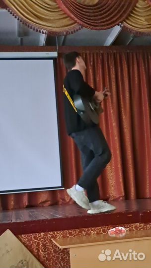 Преподаватель по гитаре