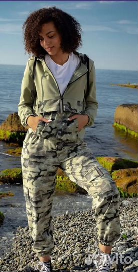 Спортивный костюм женский