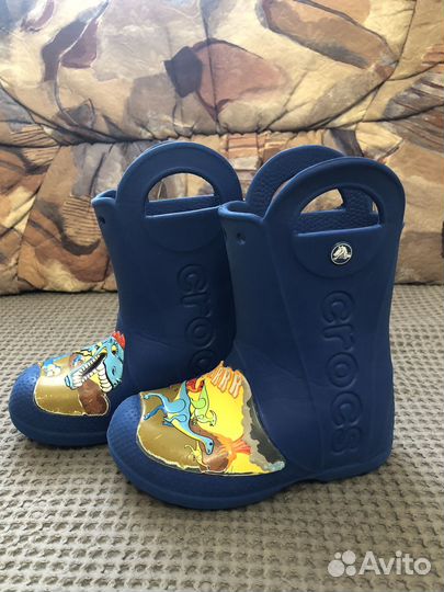 Сапоги с динозаврами Crocs 11