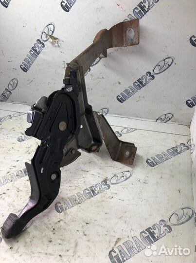 Рычаг педаль стояночного тормоза Nissan Murano Z50