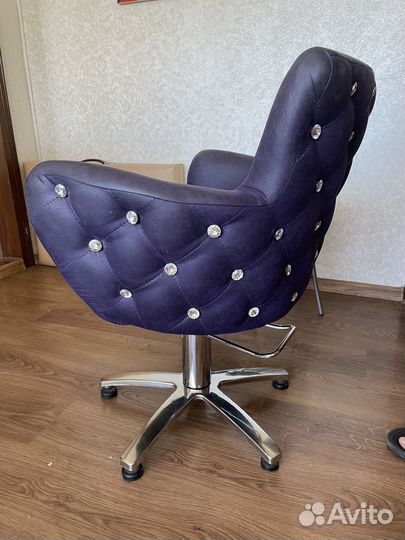 Парикмахерское кресло