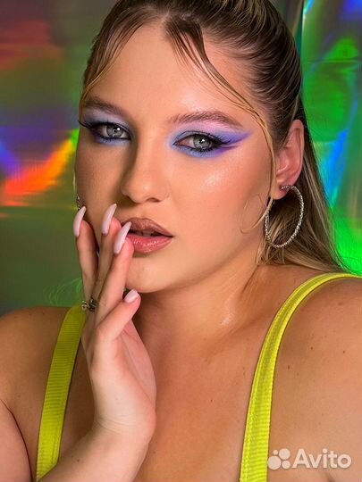 Модель на макияж