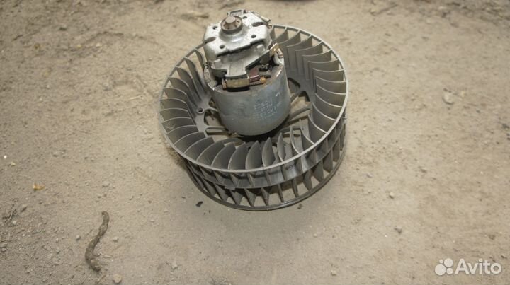 Вентилятор отопителя Mercedes-Benz 190 (w201)