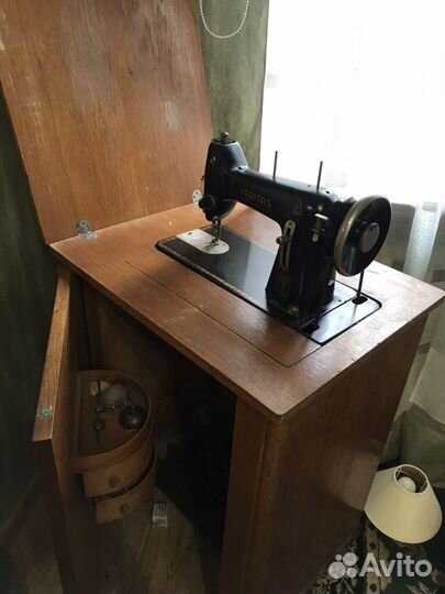Швейная машина