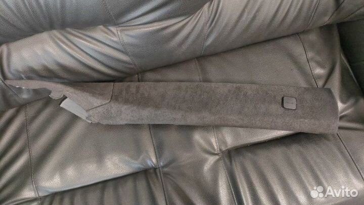 Обшивка стойки передняя правая Land Rover Range