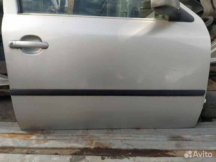 Дверь передняя правая Skoda Octavia A4