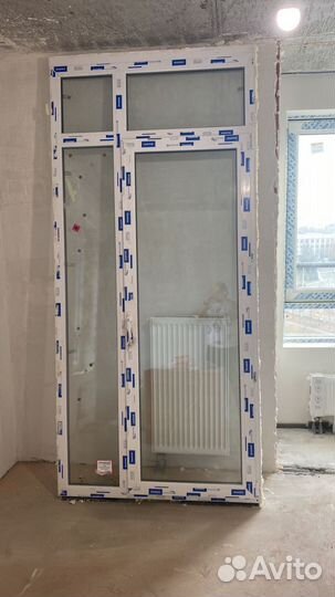 Балконная дверь с окном новая