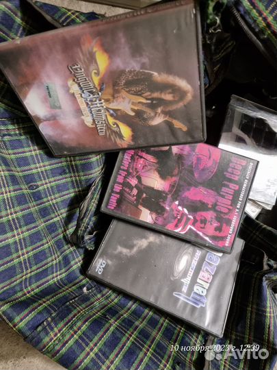 Видеокассеты и диски рок
